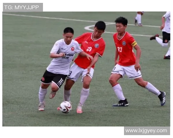 广州足球队的拼搏历程与洲际杯荣耀之路的深度剖析