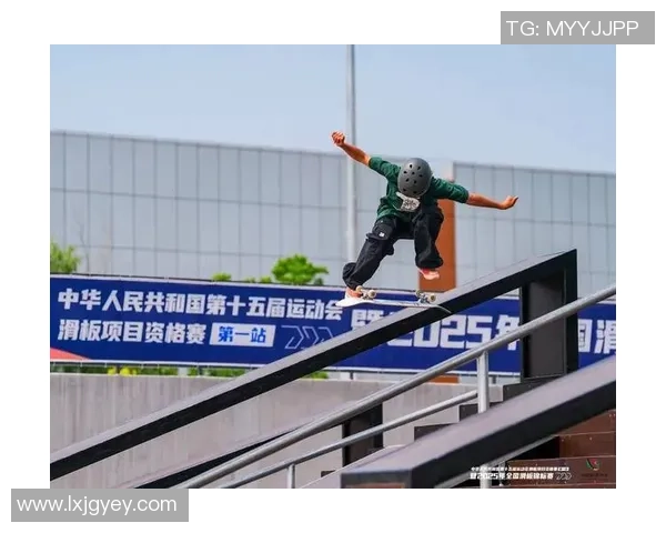 成都滑板精英赛回顾：团队协作展现滑板队的实力与默契